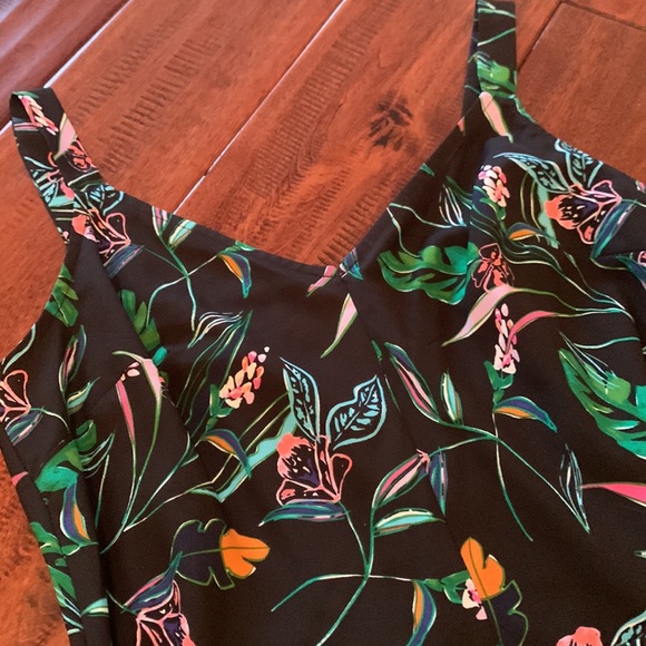 Floral, Sleeveless Dress - Picture 4 of 6